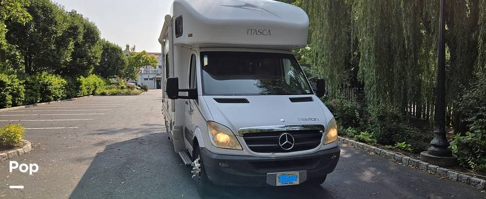 2010 Itasca Navion 24K - Used Class C For Sale by Pop RVs in Red Bank, New Jersey features Generator, Slideout, Air Conditioning, Awning
