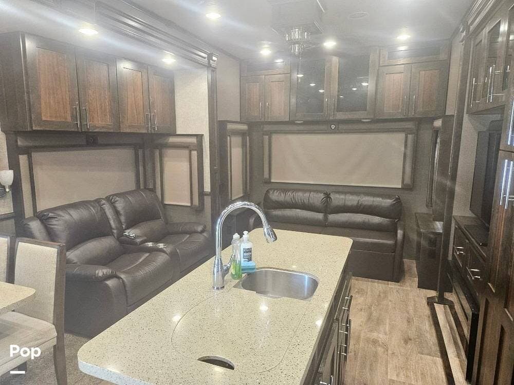 2018 Vilano 325RL by Vanleigh from Pop RVs in Dillard, Georgia