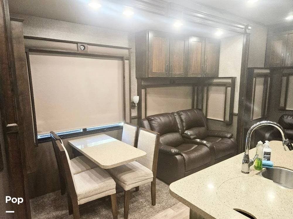 Used 2018 Vanleigh Vilano 325RL available in Dillard, Georgia