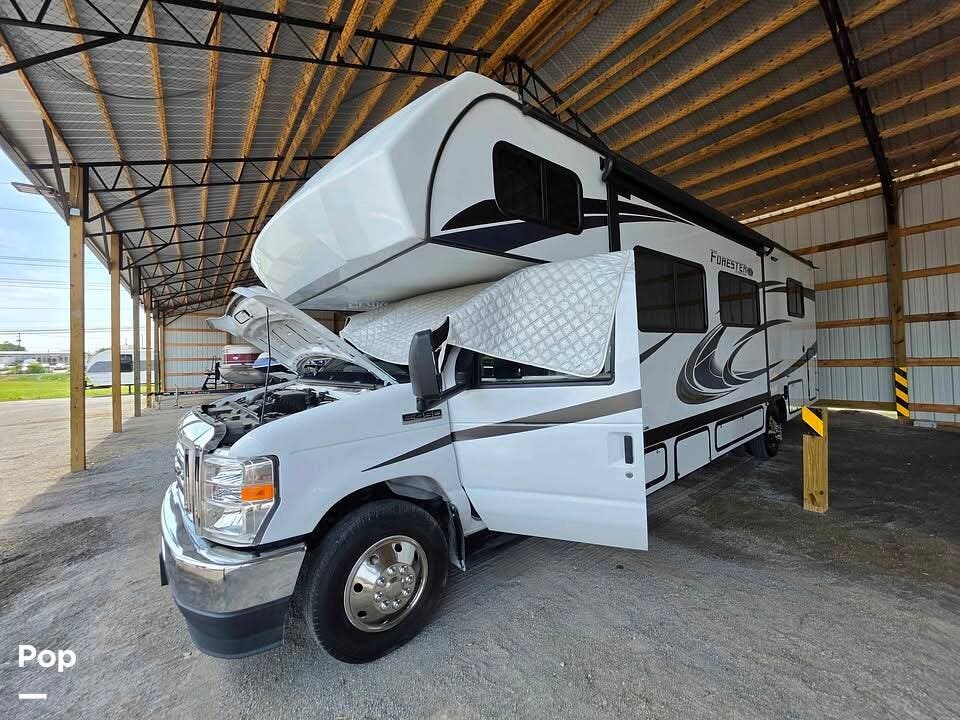 2021 Forest River Forester 2851S LE - Used Class C For Sale by Pop RVs in Nashville, Tennessee features Slideout