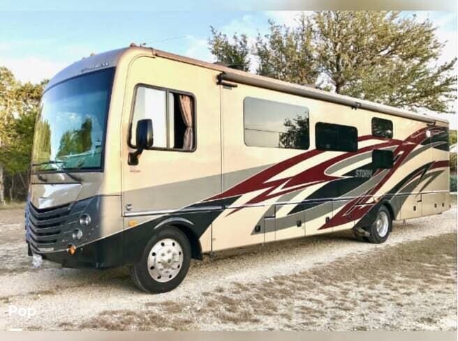 2018 Fleetwood Storm 36F - Used Class A For Sale by Pop RVs in Abilene, Texas features Slideout, Air Conditioning, Generator, Awning, Leveling Jacks