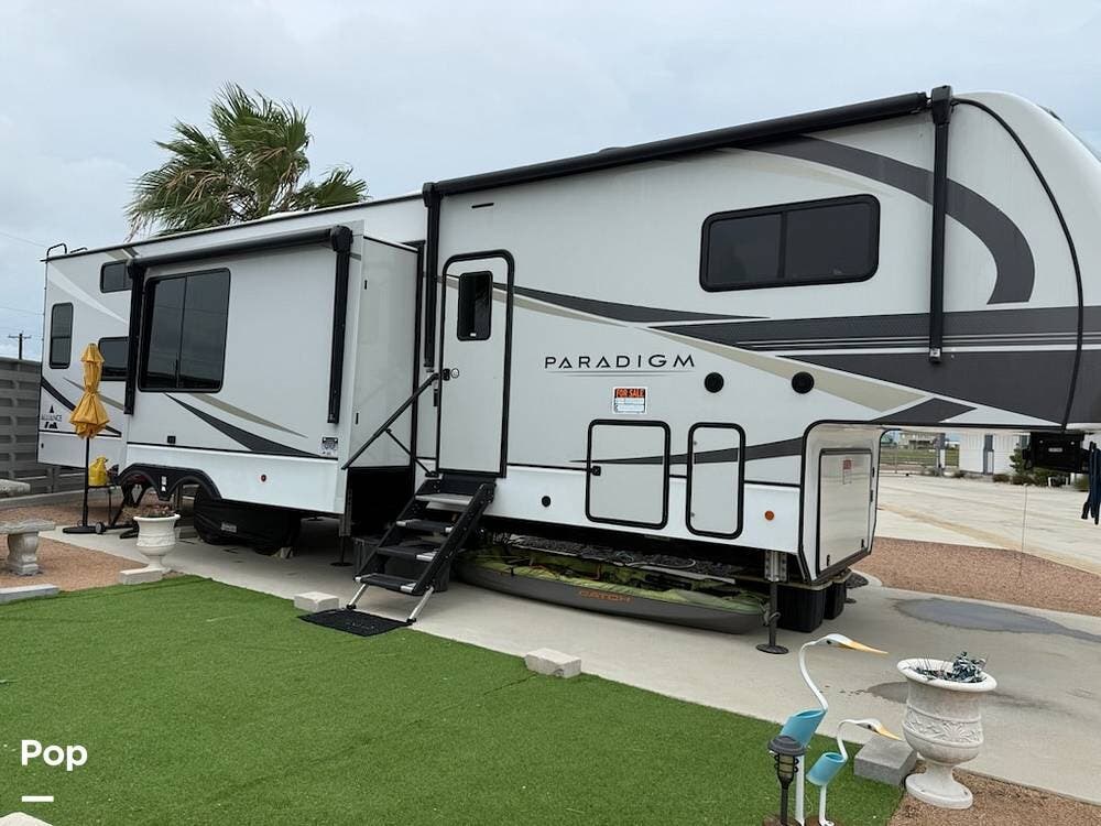 2024 Paradigm 395DS by Alliance RV from Pop RVs in Rockport, Texas