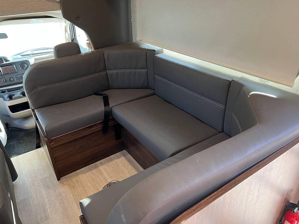 2021 Minnie Winnie 31H by Winnebago from Pop RVs in Washington Township, Ohio