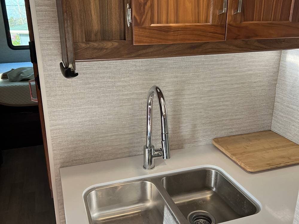 Used 2021 Winnebago Minnie Winnie 31H available in Washington Township, Ohio