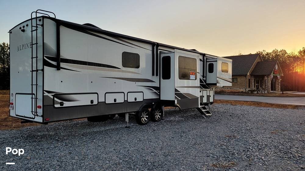 2021 Alpine 3700FL by Keystone from Pop RVs in Dallas, Georgia