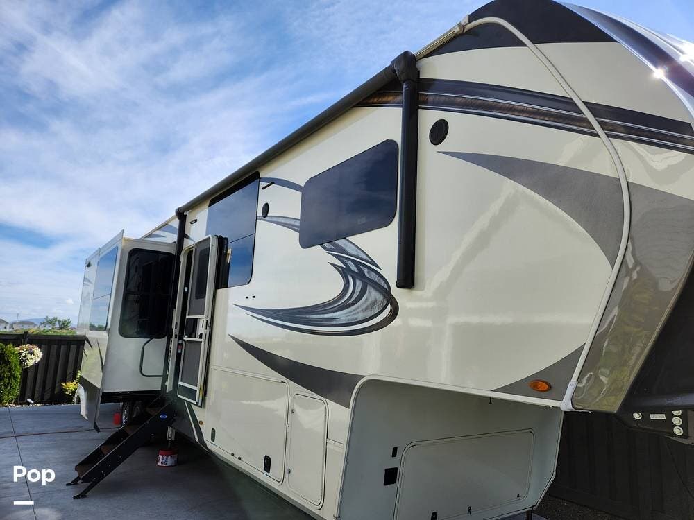 2021 Grand Design Solitude 390RK - Used Fifth Wheel For Sale by Pop RVs in Meridian, Idaho features Slideout