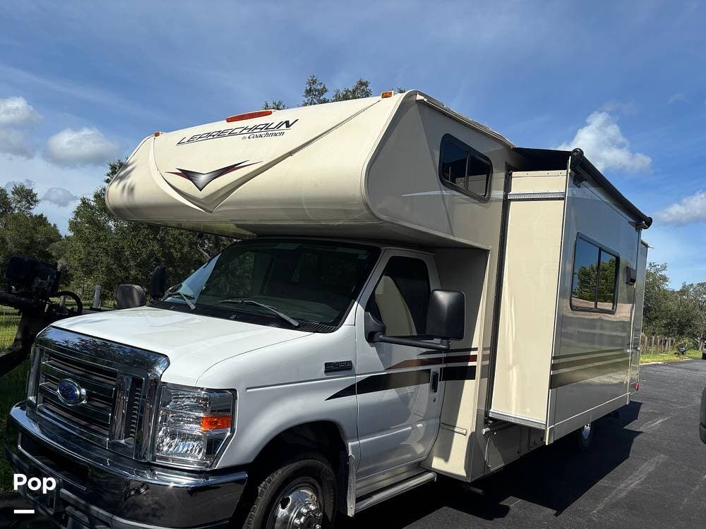 2022 Coachmen Leprechaun 260QB - Used Class C For Sale by Pop RVs in Dunnellon, Florida features Slideout