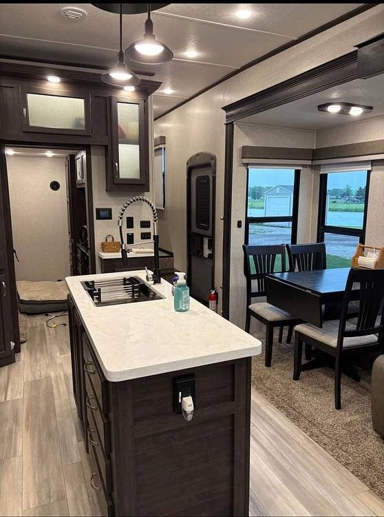 2022 Brookstone 398MBL by Coachmen from Pop RVs in Port Clinton, Ohio