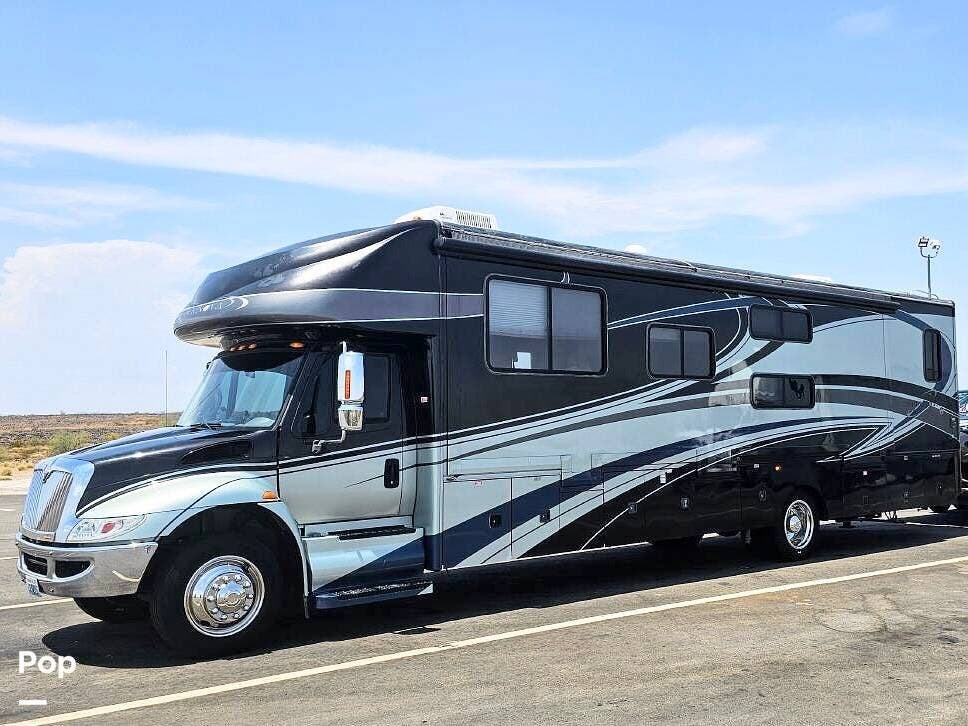 2008 Gulf Stream SuperNova 6400 - Used Super C For Sale by Pop RVs in Spokane, Washington features Awning, Generator, Air Conditioning, Slideout, Leveling Jacks