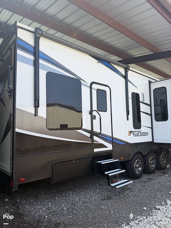2021 Fuzion 419 by Keystone from Pop RVs in Midlothian, Texas