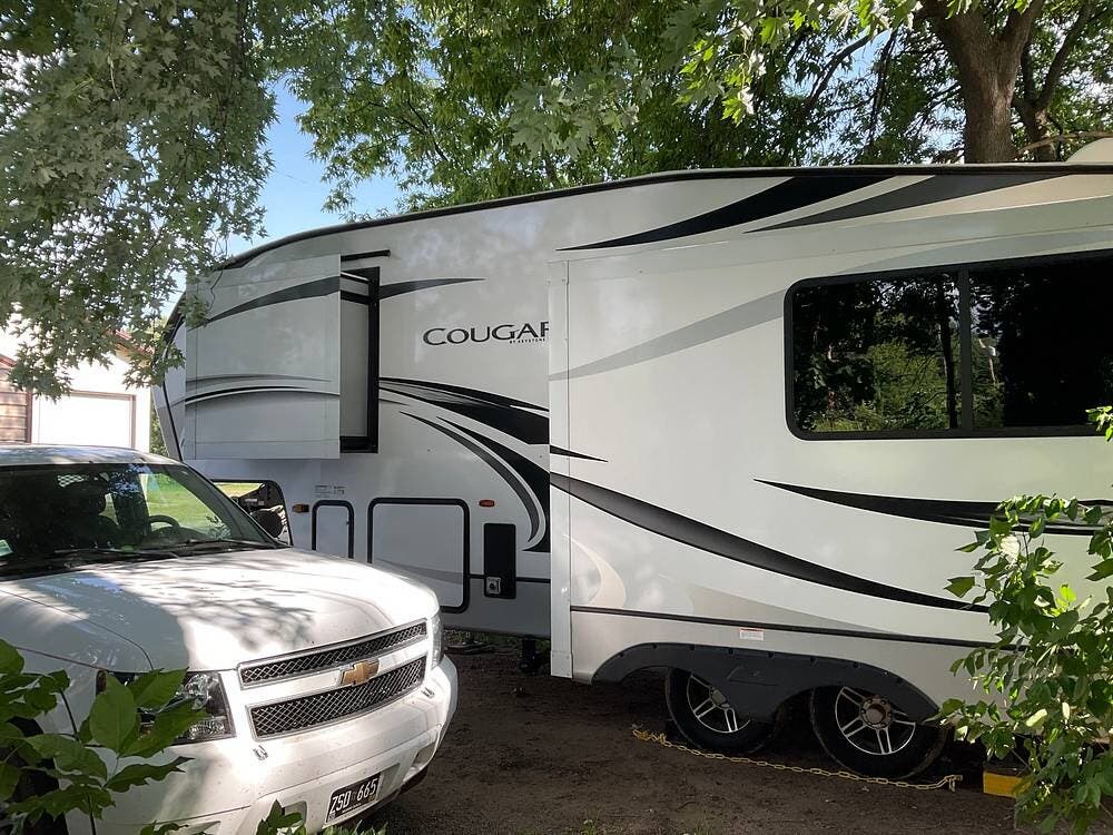 2021 Cougar 24RDS by Keystone from Pop RVs in Deerwood, Minnesota