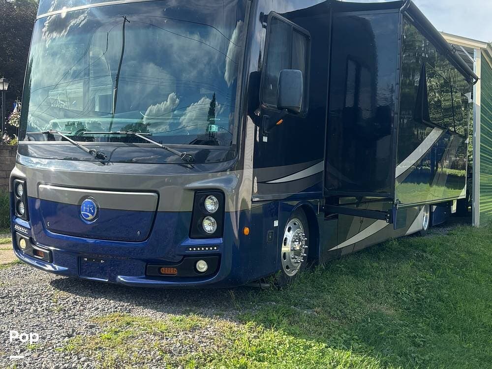 Used 2018 Holiday Rambler Navigator XE 36U available in Beaver Falls, Pennsylvania