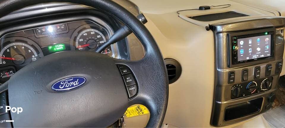 2019 Thor Motor Coach Axis 25.6 - Used Class C For Sale by Pop RVs in Orlando, Florida features Slideout