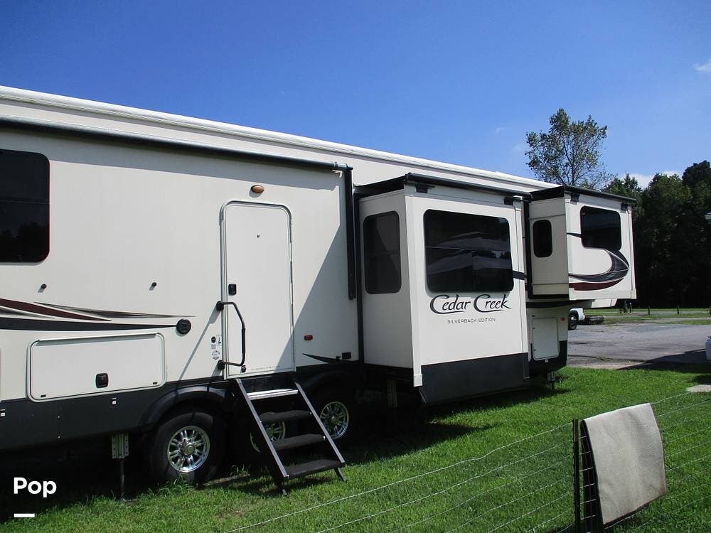 2019 Cedar Creek 37RTH by Forest River from Pop RVs in Berlin, Maryland