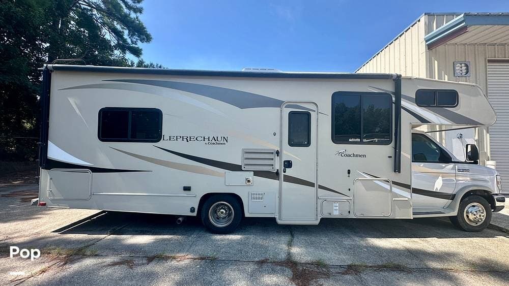 2020 Coachmen Leprechaun 270QB - Used Class C For Sale by Pop RVs in Surfside Beach, South Carolina features Air Conditioning, Generator, Awning