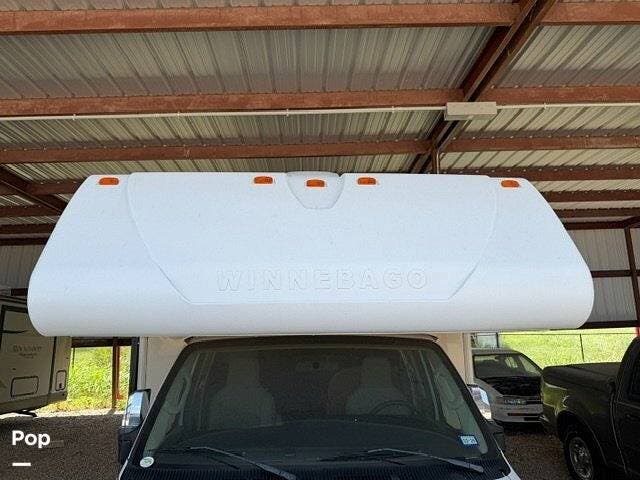 2016 Winnebago Minnie Winnie 31G - Used Class C For Sale by Pop RVs in Krum, Texas features Slideout