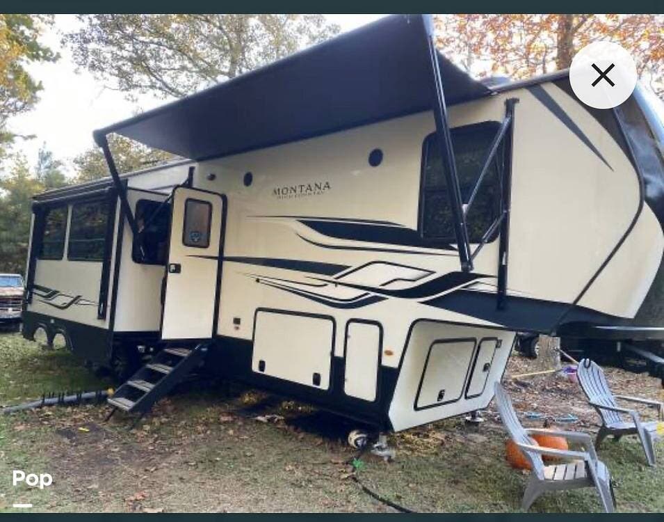 2024 Montana High Country 381 TB by Keystone from Pop RVs in Gilbert, South Carolina