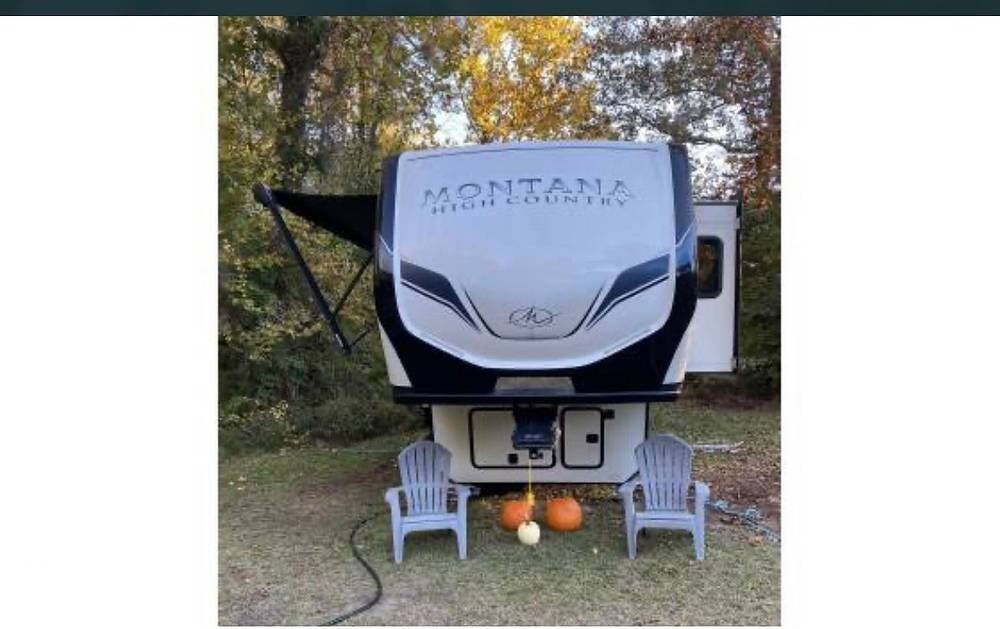 2024 Keystone Montana High Country 381 TB - Used Fifth Wheel For Sale by Pop RVs in Gilbert, South Carolina features Slideout