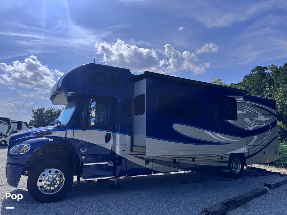 2021 Dynamax Corp Force 34KDHD - Used Super C For Sale by Pop RVs in Bluffton, South Carolina features Slideout, Leveling Jacks, Air Conditioning, Awning, Generator