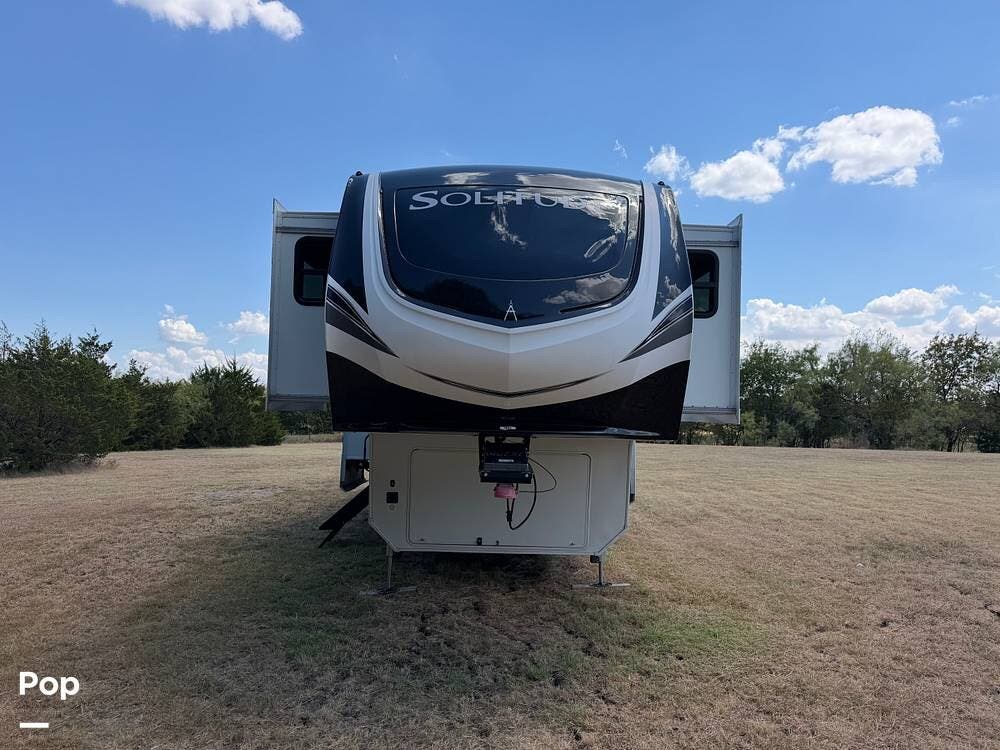 2024 Grand Design Solitude 380FL - Used Fifth Wheel For Sale by Pop RVs in Royse City, Texas features Leveling Jacks, Awning, Slideout, Air Conditioning
