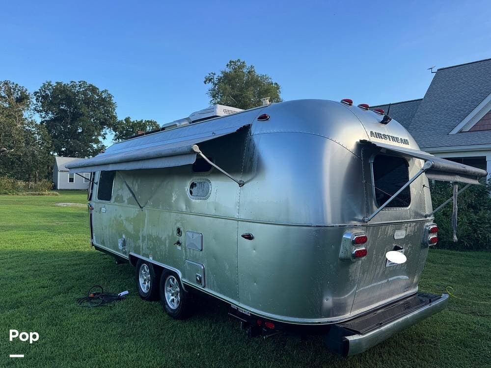 Used 2023 Airstream Flying Cloud 23FBQ available in Warsaw, Virginia