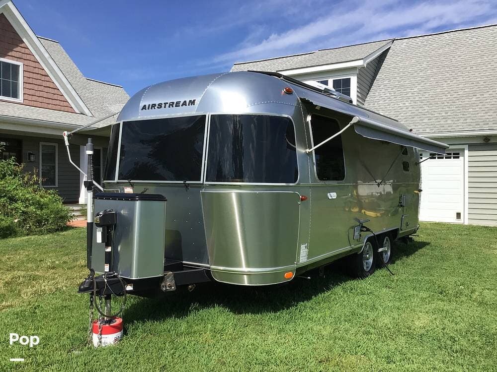 Used 2023 Airstream Flying Cloud 23FB available in Warsaw, Virginia