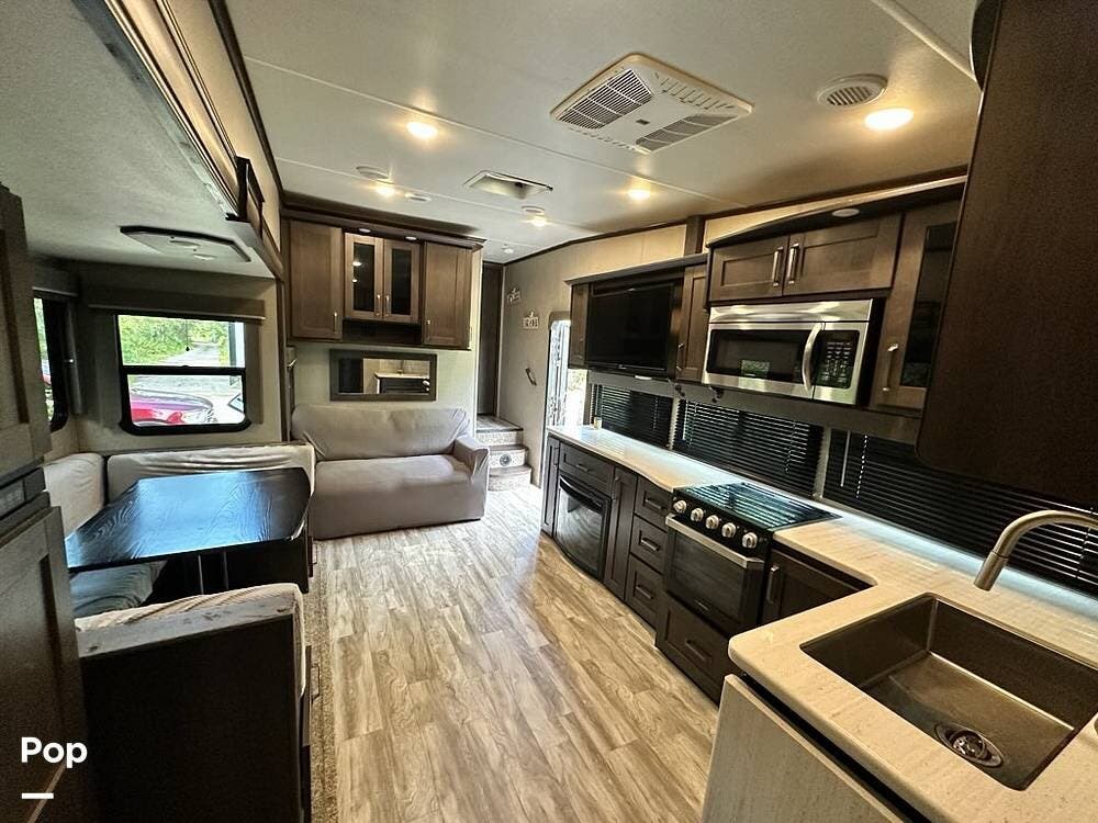 2020 Grand Design Reflection 28BH - Used Travel Trailer For Sale by Pop RVs in Orange City, Florida features Slideout