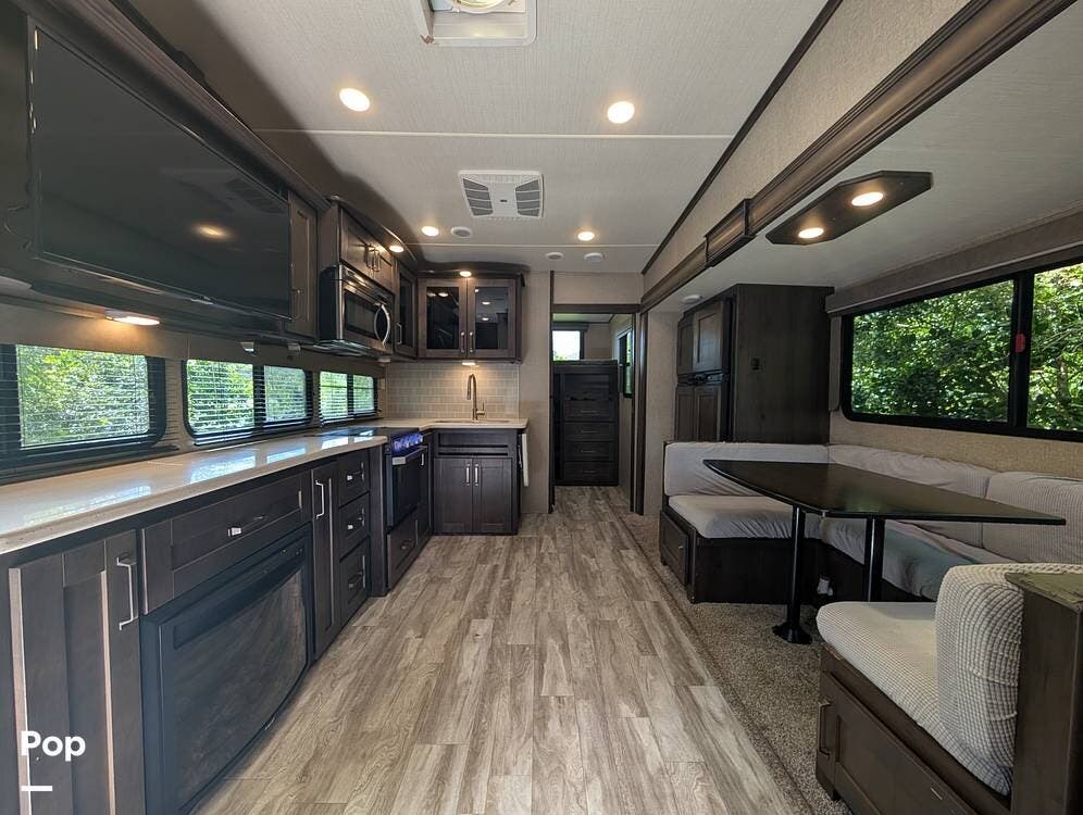 2020 Grand Design Reflection 28BH - Used Fifth Wheel For Sale by Pop RVs in Orange City, Florida features Awning, Leveling Jacks, Slideout, Air Conditioning