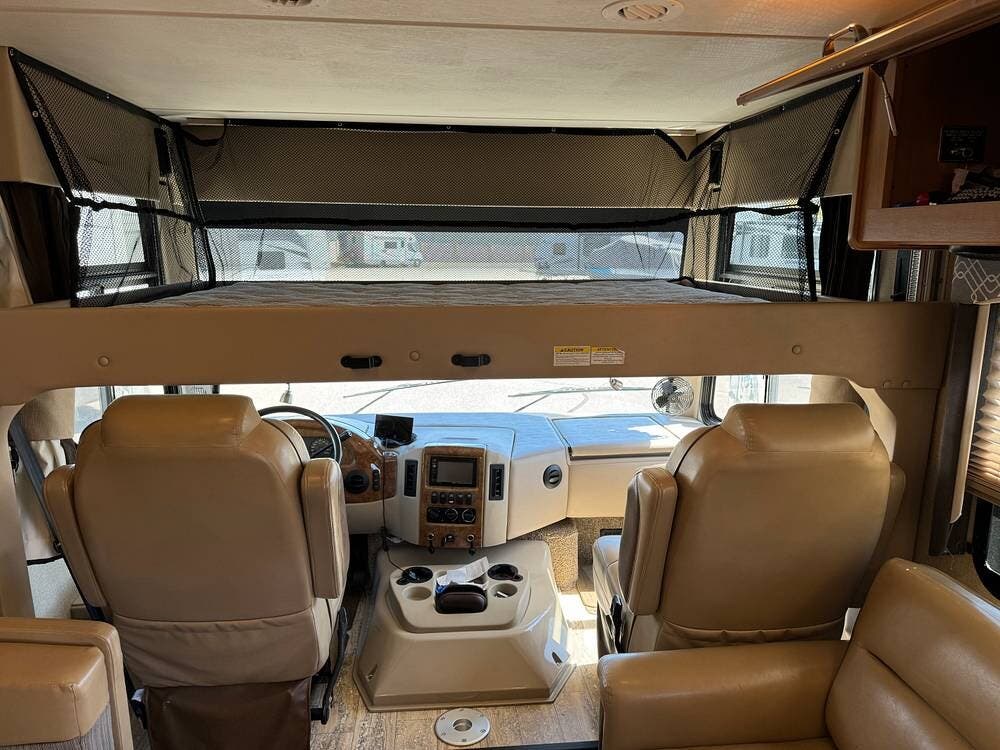 2017 Thor Motor Coach Hurricane 34J - Used Class A For Sale by Pop RVs in Roseville, California features Generator, Leveling Jacks, Slideout, Awning, Air Conditioning
