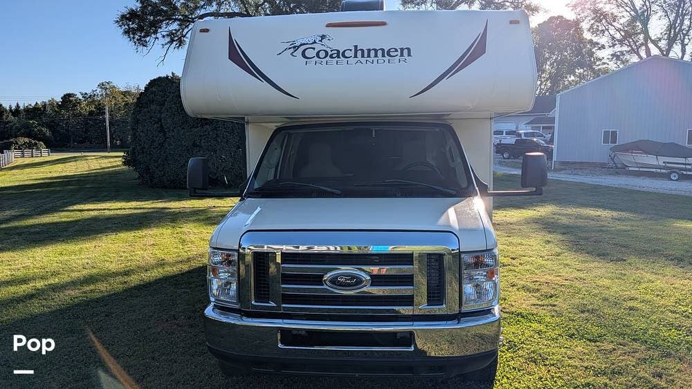 2019 Coachmen Freelander 26DS - Used Class C For Sale by Pop RVs in Noblesville, Indiana features Generator, Slideout, Leveling Jacks, Air Conditioning, Awning