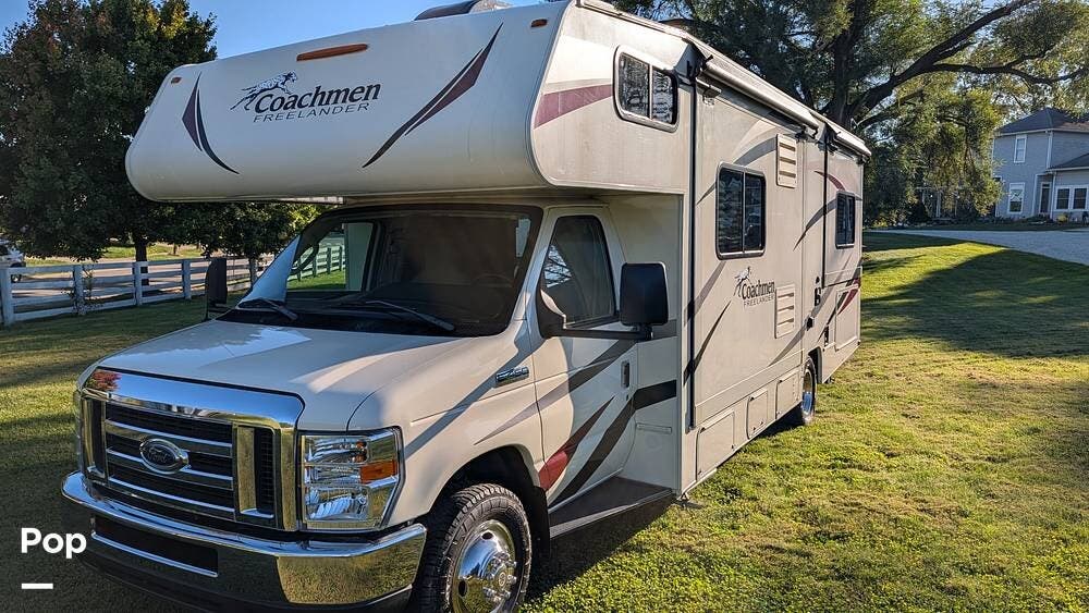 2019 Freelander 26DS by Coachmen from Pop RVs in Noblesville, Indiana