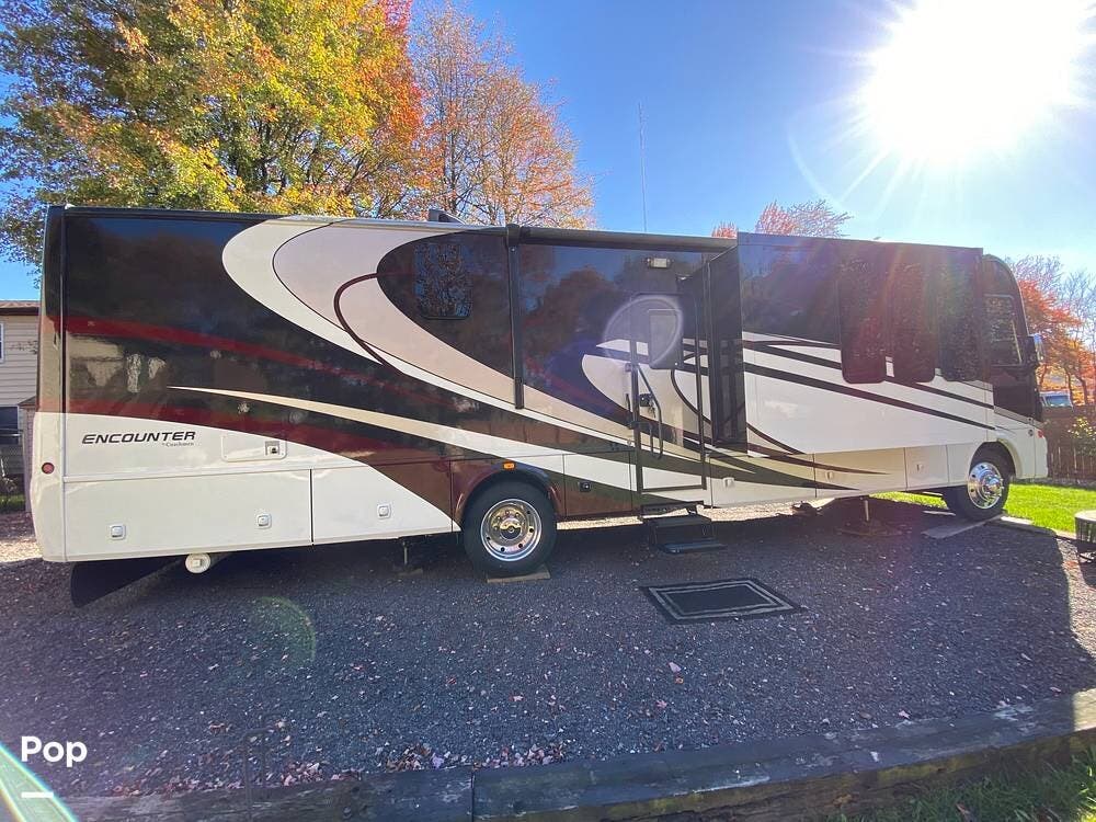 2015 Coachmen Encounter M-36 KS Ford V10 - Used Class A For Sale by Pop RVs in Hazleton, Pennsylvania features Slideout