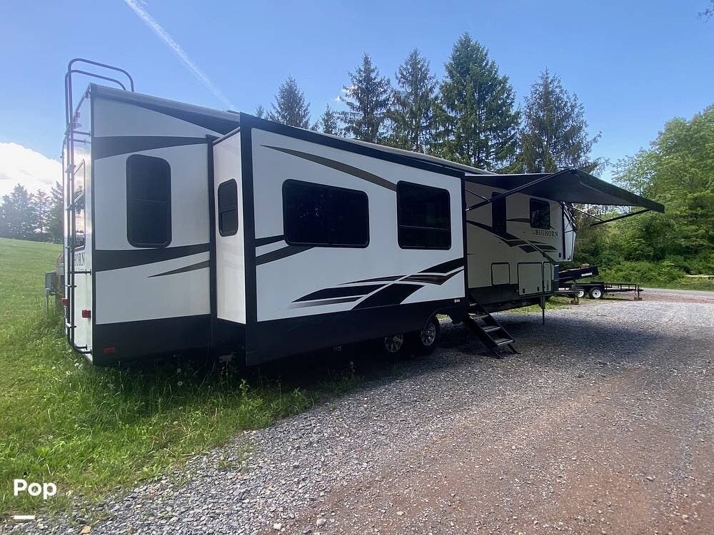 2020 Heartland Bighorn 39MB - Used Fifth Wheel For Sale by Pop RVs in Warfordsburg, Pennsylvania features Slideout, Awning, Air Conditioning