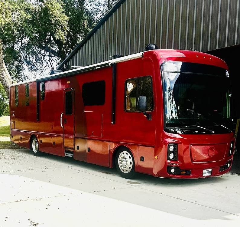 2017 Holiday Rambler Navigator XE 35E - Used Diesel Pusher For Sale by Pop RVs in College Station, Texas features Slideout
