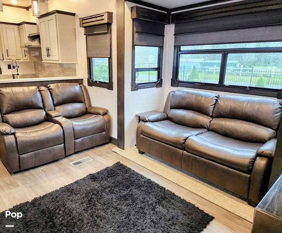 2021 Redwood 4001 LK by CrossRoads from Pop RVs in Yelm, Washington