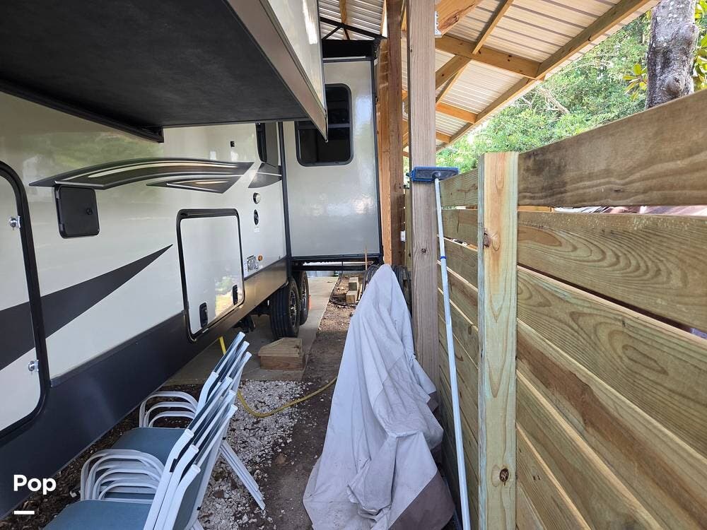 2022 Rockwood Signature 8291RK - Used Fifth Wheel For Sale by Pop RVs in Lillian, Alabama features Awning, Slideout, Air Conditioning, Leveling Jacks