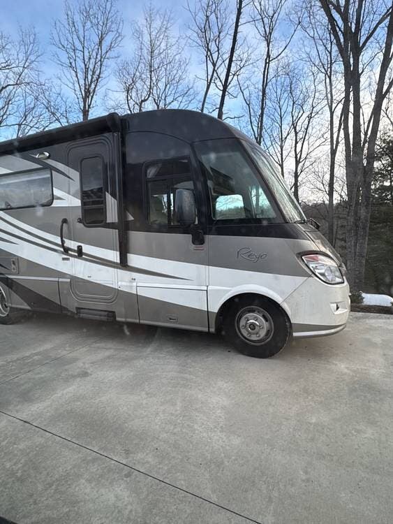 Used 2014 Itasca Reyo 25P available in Blacksburg, Virginia
