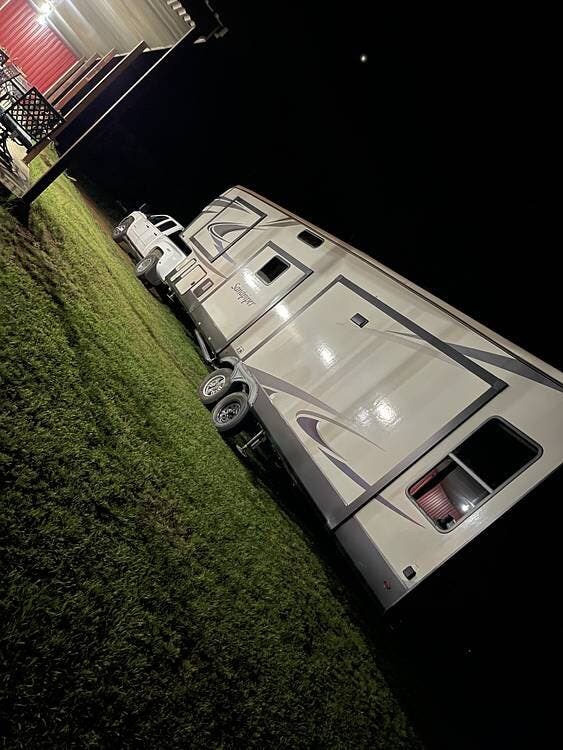 2021 Forest River Sandpiper 3660MB - Used Fifth Wheel For Sale by Pop RVs in Mead, Oklahoma features Slideout