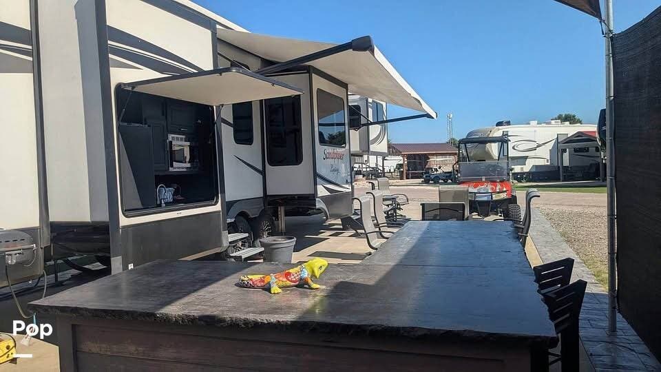 2022 Forest River Sandpiper 379FLOK - Used Fifth Wheel For Sale by Pop RVs in Blair, Nebraska features Slideout