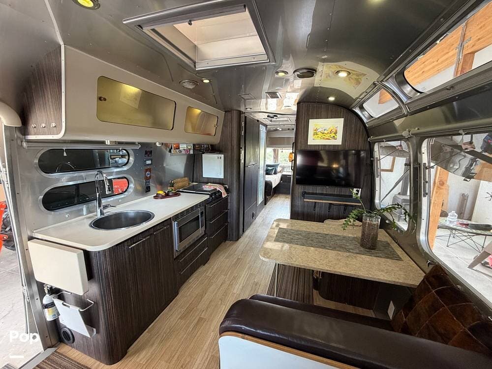 2016 Airstream International 30 Signature - Used Travel Trailer For Sale by Pop RVs in Cedar City, Utah features Air Conditioning, Awning