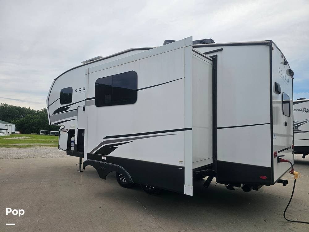 2024 Keystone Cougar 2100RK - New Fifth Wheel For Sale by Pop RVs in Colfax, Iowa features Awning, Leveling Jacks, Slideout, Air Conditioning