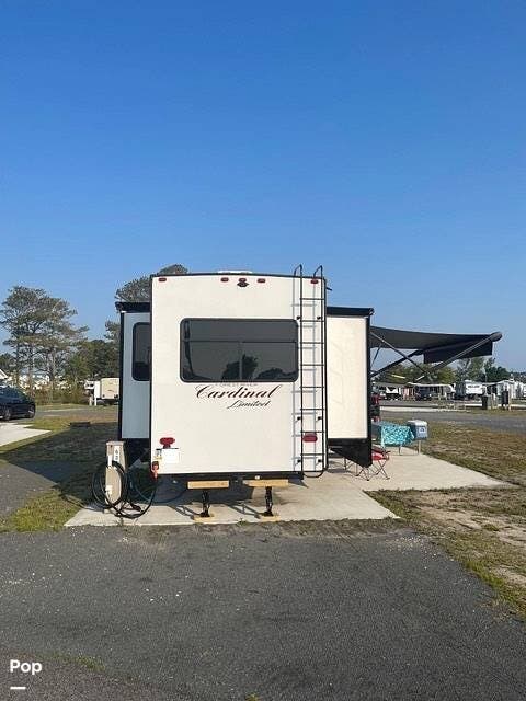 2021 Forest River Cardinal 366DLVE - Used Fifth Wheel For Sale by Pop RVs in Etters, Pennsylvania features Leveling Jacks, Air Conditioning, Awning, Slideout