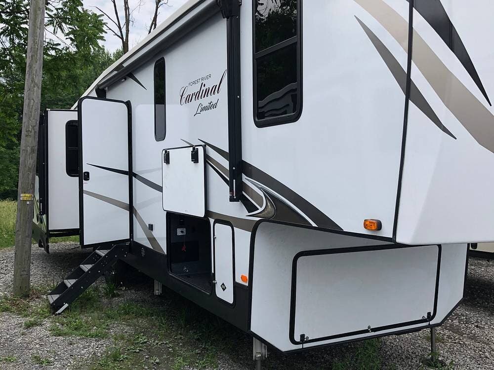 Used 2021 Forest River Cardinal 366DLVE available in Etters, Pennsylvania