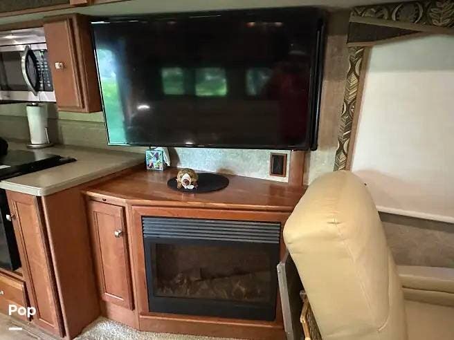 2015 Sightseer 35G by Winnebago from Pop RVs in Edgewood, Maryland
