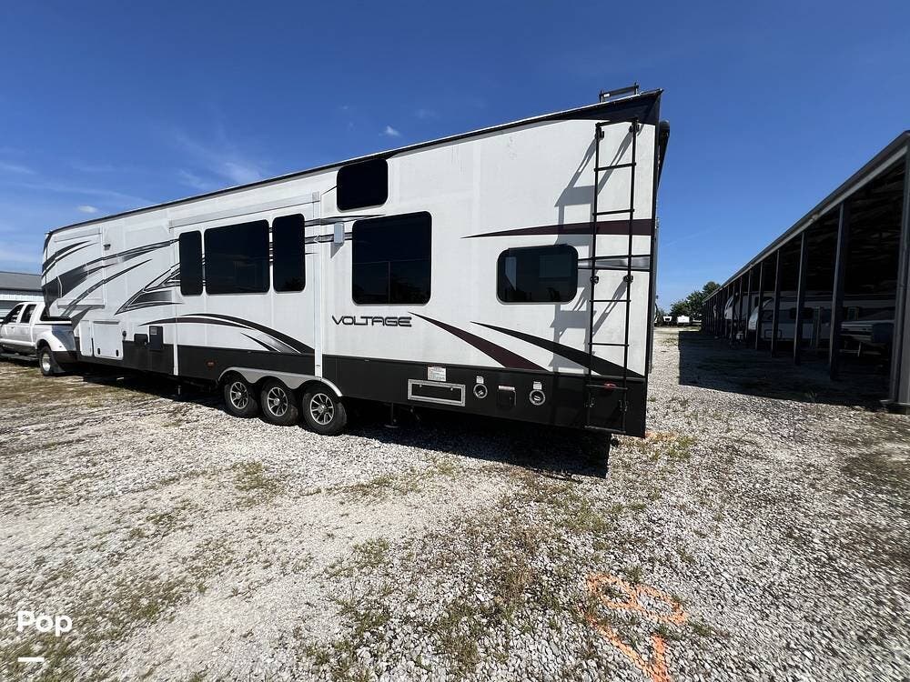 2015 Voltage 3990 by Dutchmen from Pop RVs in New Palestine, Indiana