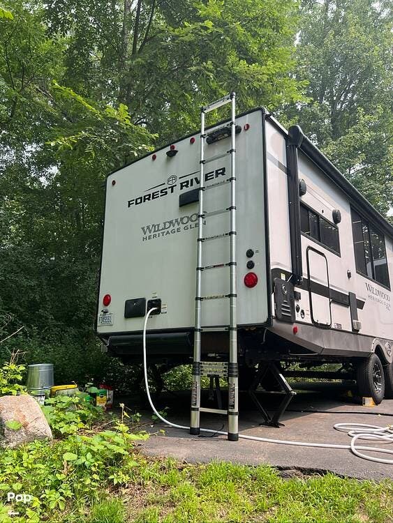 2025 Forest River Heritage Glen 27RKHL - Used Travel Trailer For Sale by Pop RVs in Ann Arbor, Michigan features Slideout