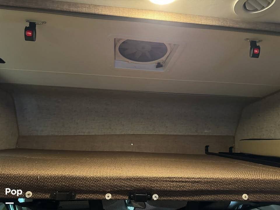 2017 Coachmen Leprechaun 311FS - Used Class C For Sale by Pop RVs in Frederick, Maryland features Slideout