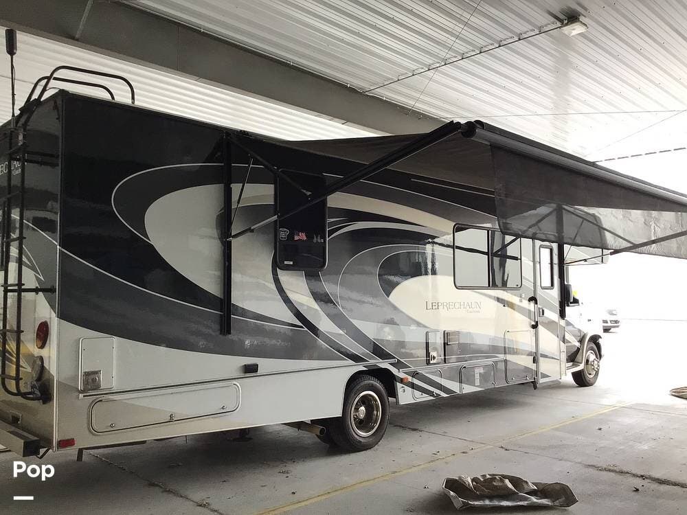 2017 Coachmen Leprechaun 311FS - Used Class C For Sale by Pop RVs in Frederick, Maryland features Leveling Jacks, Slideout, Air Conditioning, Awning, Generator