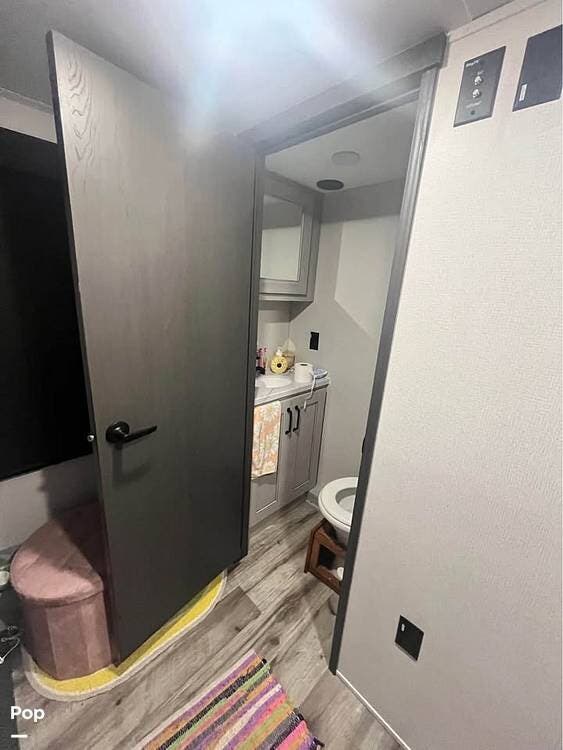 2023 Keystone Montana High Country 335BH - Used Fifth Wheel For Sale by Pop RVs in Pass Christian, Mississippi features Slideout