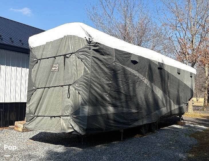 Used 2018 Keystone Montana 3731FL available in Newburg, Maryland